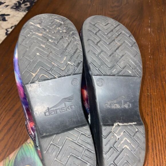 Woman’s dansko work clogs  - Picture 9 of 9